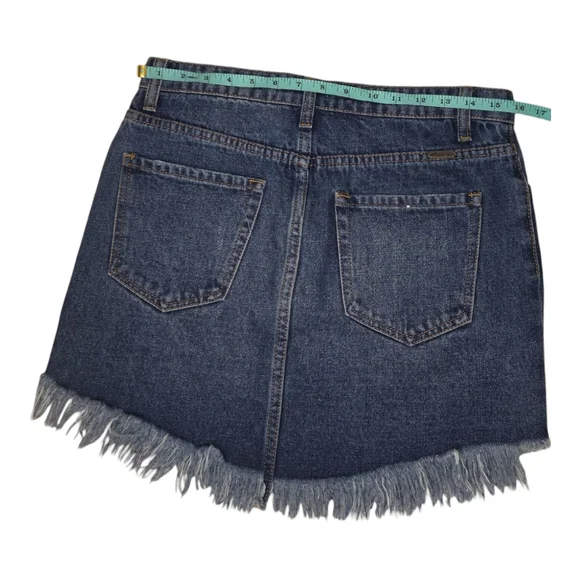 KanCan Blue Denim Jean Skirt Distressed Raw Frayed Hem Line‎ Womens Size M - Picture 5 of 8